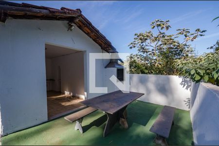 Casa de condomínio à venda com 700m², 4 quartos e 5 vagas Casa de condomínio à venda com 700m², 4 quartos e 5 vagasChurrasqueira