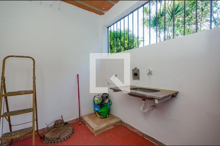 Casa de condomínio à venda com 700m², 4 quartos e 5 vagas Casa de condomínio à venda com 700m², 4 quartos e 5 vagasÁrea de Serviço