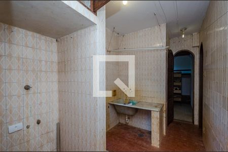 Casa de condomínio à venda com 700m², 4 quartos e 5 vagas Casa de condomínio à venda com 700m², 4 quartos e 5 vagasÁrea de Serviço