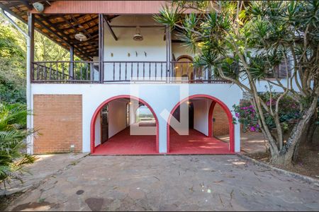 Casa de condomínio à venda com 700m², 4 quartos e 5 vagas Casa de condomínio à venda com 700m², 4 quartos e 5 vagasGaragem