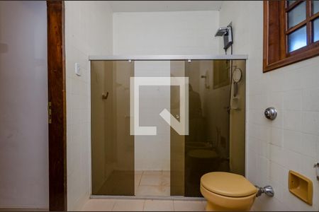 Casa de condomínio à venda com 700m², 4 quartos e 5 vagas Casa de condomínio à venda com 700m², 4 quartos e 5 vagasBanheiro Social 2