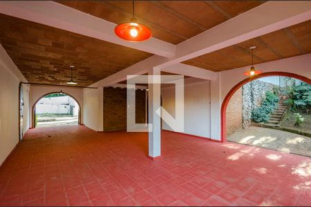 Casa de condomínio à venda com 700m², 4 quartos e 5 vagas Casa de condomínio à venda com 700m², 4 quartos e 5 vagasGaragem