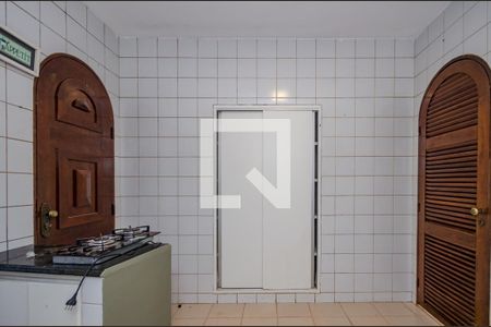 Casa de condomínio à venda com 700m², 4 quartos e 5 vagas Casa de condomínio à venda com 700m², 4 quartos e 5 vagasCozinha