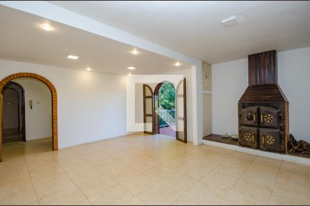 Sala de casa de condomínio para alugar com 4 quartos, 700m² em Estância Serrana, Nova Lima