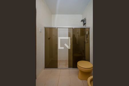 Casa de condomínio à venda com 700m², 4 quartos e 5 vagas Casa de condomínio à venda com 700m², 4 quartos e 5 vagasBanheiro Social 2