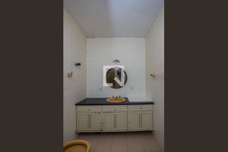 Casa de condomínio à venda com 700m², 4 quartos e 5 vagas Casa de condomínio à venda com 700m², 4 quartos e 5 vagasBanheiro Social 2