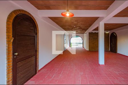 Casa de condomínio à venda com 700m², 4 quartos e 5 vagas Casa de condomínio à venda com 700m², 4 quartos e 5 vagasGaragem