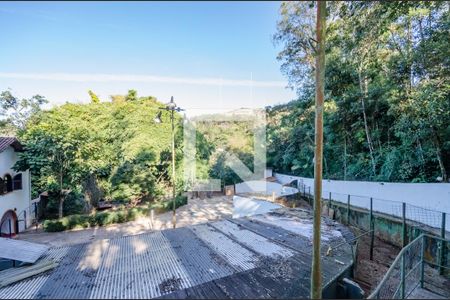 Casa de condomínio à venda com 700m², 4 quartos e 5 vagas Casa de condomínio à venda com 700m², 4 quartos e 5 vagasÁrea Externa - Quintal