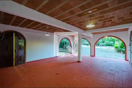 Casa de condomínio à venda com 700m², 4 quartos e 5 vagas Casa de condomínio à venda com 700m², 4 quartos e 5 vagasGaragem