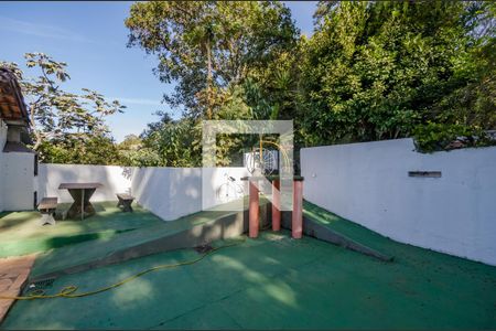 Casa de condomínio à venda com 700m², 4 quartos e 5 vagas Casa de condomínio à venda com 700m², 4 quartos e 5 vagasÁrea Externa