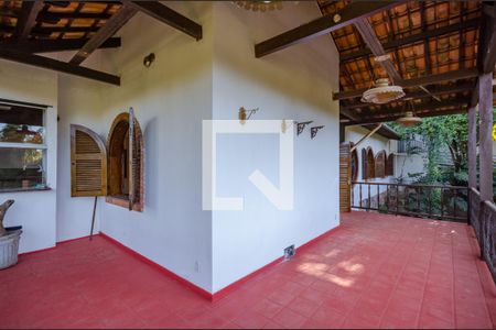 Casa de condomínio à venda com 700m², 4 quartos e 5 vagas Casa de condomínio à venda com 700m², 4 quartos e 5 vagasVaranda da Sala