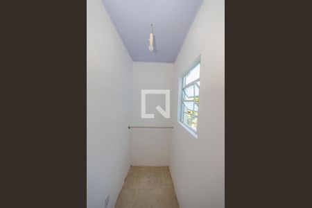 Casa de condomínio à venda com 700m², 4 quartos e 5 vagas Casa de condomínio à venda com 700m², 4 quartos e 5 vagasCloset