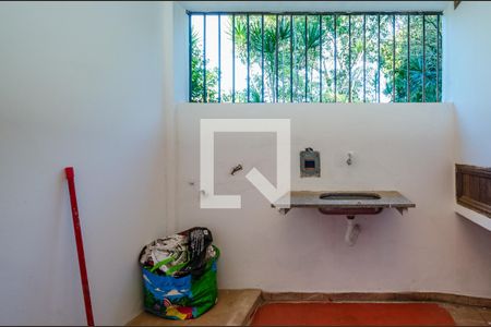 Casa de condomínio à venda com 700m², 4 quartos e 5 vagas Casa de condomínio à venda com 700m², 4 quartos e 5 vagasÁrea de Serviço