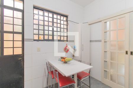 Casa à venda com 293m², 3 quartos e 2 vagasCozinha