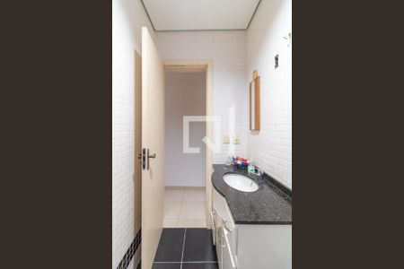 Casa à venda com 293m², 3 quartos e 2 vagasBanheiro Corredor