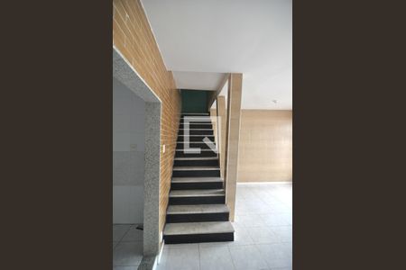 Casa à venda com 206m², 5 quartos e 1 vagaEscada de Acesso ao Segundo Andar