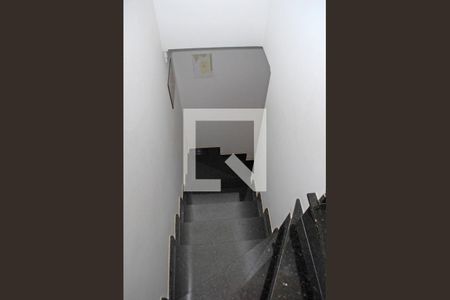 Escada de casa de condomínio à venda com 2 quartos, 100m² em Vila Mazzei, São Paulo