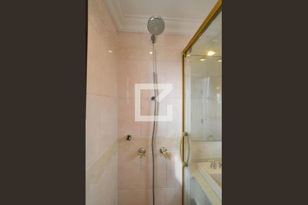 Apartamento para alugar com 200m², 2 quartos e 3 vagasBanheiro da Suíte 2