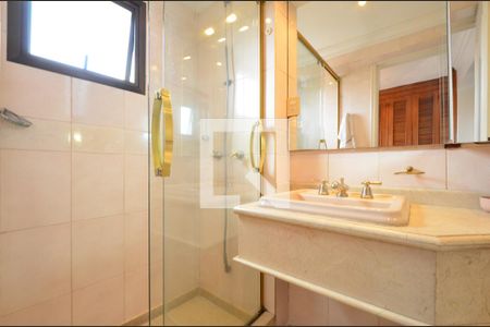 Apartamento para alugar com 200m², 2 quartos e 3 vagasBanheiro da Suíte 2