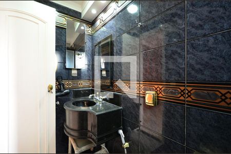 Apartamento para alugar com 200m², 2 quartos e 3 vagasBanheiro da Suíte 1