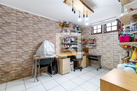 Casa à venda com 330m², 3 quartos e 3 vagasQuarto de Serviço