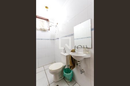 Casa à venda com 330m², 3 quartos e 3 vagasBanheiro de Serviço