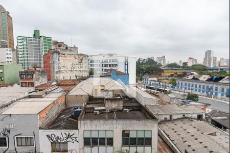 Vista da sala de kitnet/studio à venda com 1 quarto, 31m² em Sé, São Paulo