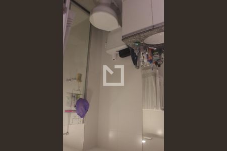 Apartamento à venda com 80m², 3 quartos e 1 vaga Apartamento à venda com 80m², 3 quartos e 1 vagaBanheiro da Suíte