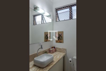 Casa à venda com 145m², 3 quartos e 2 vagasBanheiro