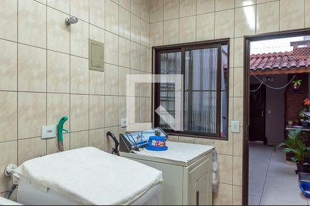 Casa à venda com 145m², 3 quartos e 2 vagasÁrea de Serviço