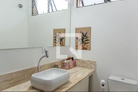 Casa à venda com 145m², 3 quartos e 2 vagasBanheiro