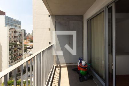 Studio à venda com 35m², 1 quarto e 1 vaga Studio à venda com 35m², 1 quarto e 1 vagaVaranda