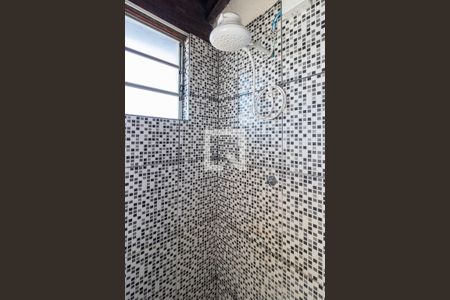 Banheiro de kitnet/studio para alugar com 1 quarto, 18m² em Sarandi, Porto Alegre