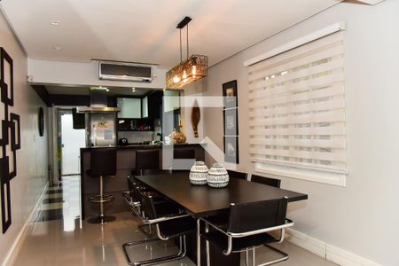 Sala de Jantar de casa à venda com 2 quartos, 180m² em Santa Maria Goretti, Porto Alegre