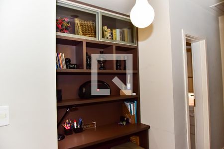 Casa à venda com 180m², 2 quartos e 4 vagasEscritório