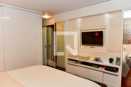 Casa à venda com 180m², 2 quartos e 4 vagasSuíte