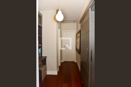 Casa à venda com 180m², 2 quartos e 4 vagasEscritório