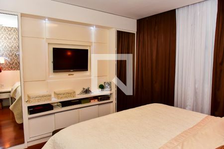 Casa à venda com 180m², 2 quartos e 4 vagasSuíte