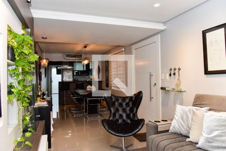 Sala de Estar de casa à venda com 2 quartos, 180m² em Santa Maria Goretti, Porto Alegre