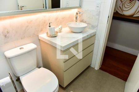 Casa à venda com 180m², 2 quartos e 4 vagasBanheiro Social