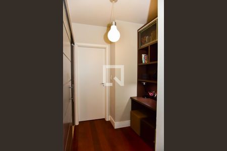 Casa à venda com 180m², 2 quartos e 4 vagasEscritório