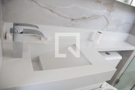 Banheiro do Quarto 1 de apartamento para alugar com 3 quartos, 63m² em Parque Vitória, São Paulo