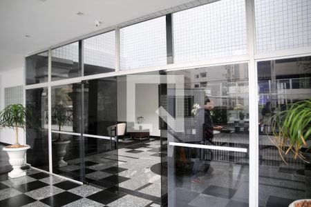 Apartamento para alugar com 172m², 4 quartos e 2 vagasEntrada