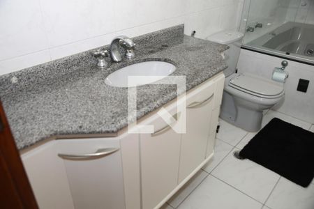 Apartamento para alugar com 172m², 4 quartos e 2 vagasBanheiro da Suíte 1