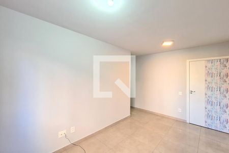 Sala de apartamento à venda com 1 quarto, 41m² em Del Castilho, Rio de Janeiro