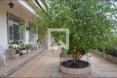 Casa à venda com 210m², 3 quartos e 6 vagasÁrea Externa