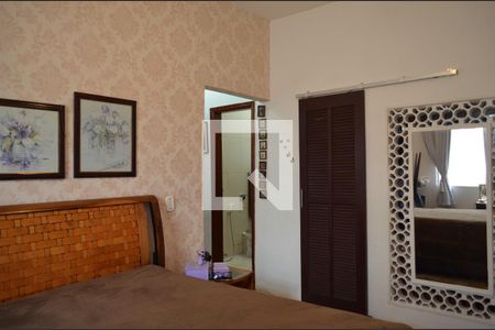 Casa à venda com 210m², 3 quartos e 6 vagasQuarto 3 - Suíte