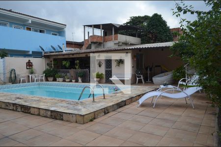 Casa à venda com 210m², 3 quartos e 6 vagasÁrea Externa