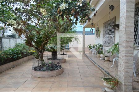 Casa à venda com 210m², 3 quartos e 6 vagasÁrea Externa