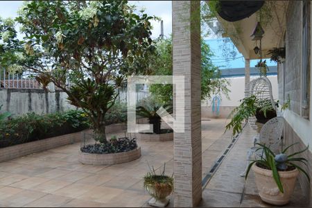 Casa à venda com 210m², 3 quartos e 6 vagasÁrea Externa